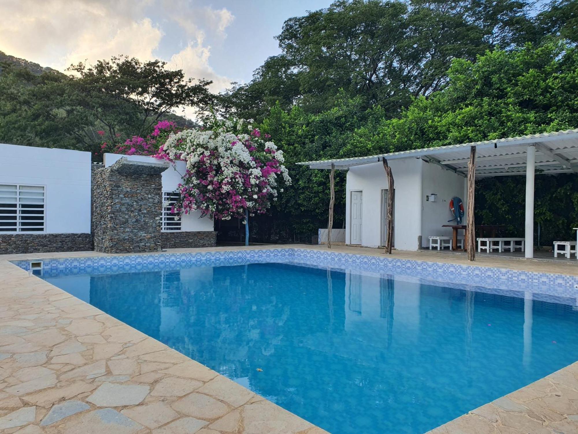 Hotel Tayrona Bahia Concha Exterior photo