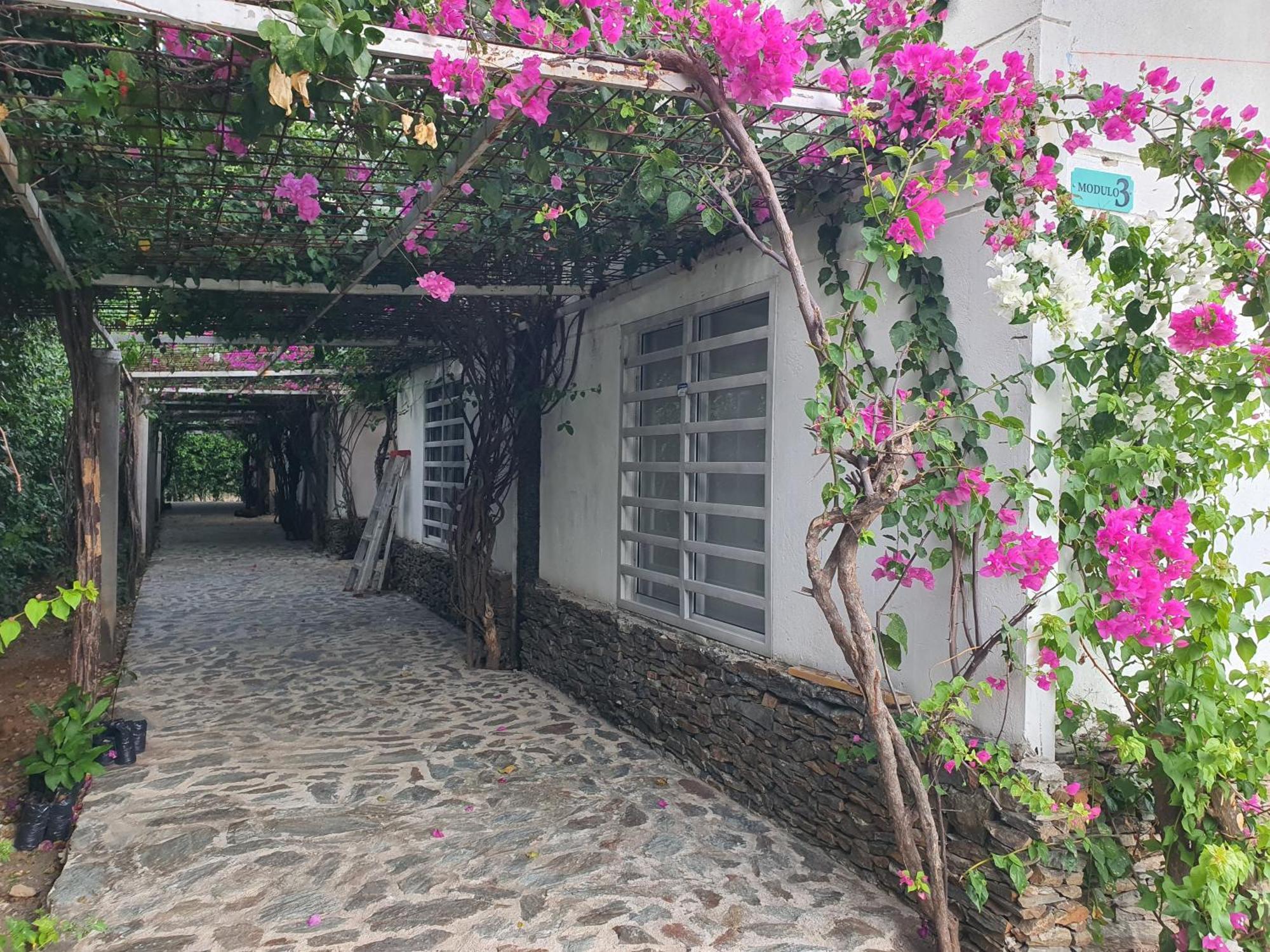 Hotel Tayrona Bahia Concha Exterior photo