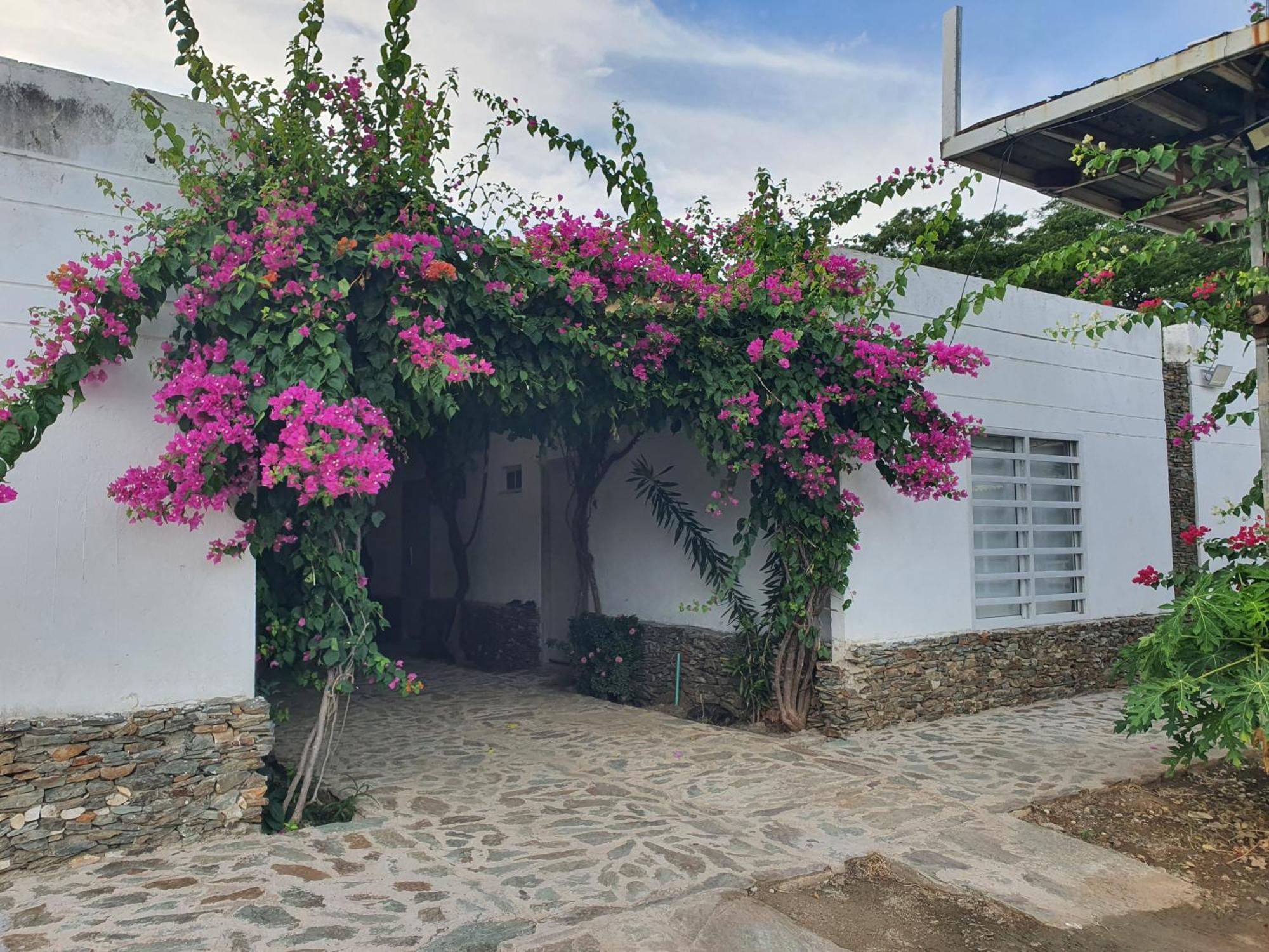 Hotel Tayrona Bahia Concha Exterior photo